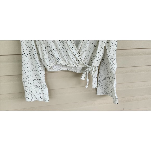 New NWT Altar'd State Wide Sleeve Polka Dot Cropped Top‎ Size Medium - Picture 3 of 6
